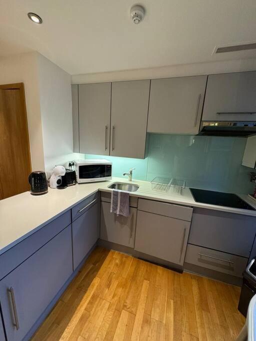 1 Bedroom In Piccadilly Circus St James Cov1 London Bagian luar foto