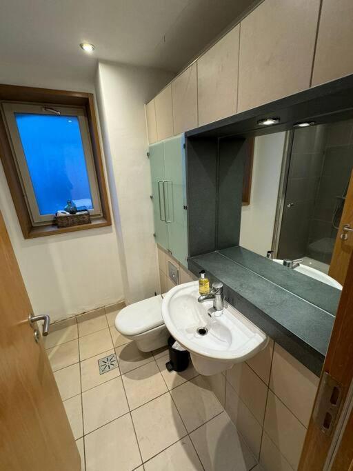 1 Bedroom In Piccadilly Circus St James Cov1 London Bagian luar foto