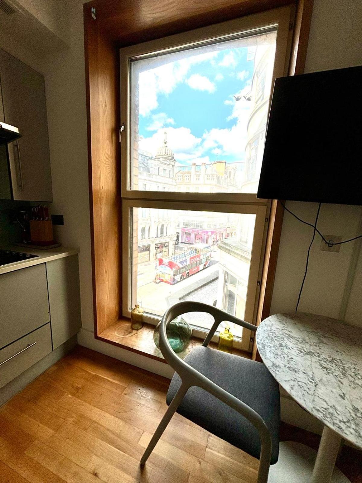 1 Bedroom In Piccadilly Circus St James Cov1 London Bagian luar foto